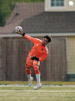 Keeper full stretch
