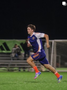Pace down the wing